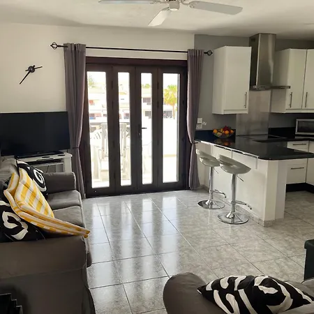 Lovely 2 Bed 17a3 Victoria Court 1,los Cristianos, Tenerife *
