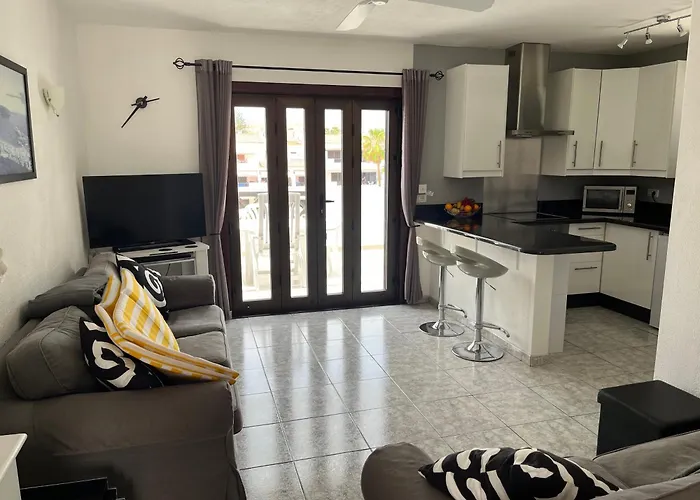 Lovely 2 Bed 17a3 Victoria Court 1,los Cristianos, Tenerife *