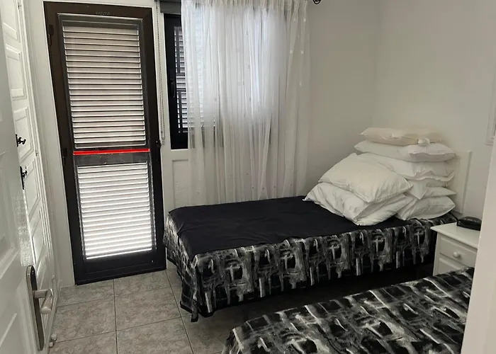 Lovely 2 Bed 17a3 Victoria Court 1,los Cristianos, Tenerife