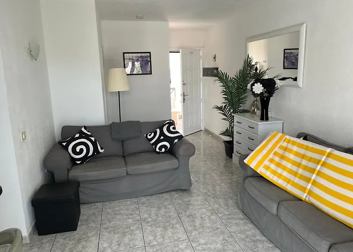 Lovely 2 Bed 17a3 Victoria Court 1,los Cristianos, Tenerife Apartament Los Cristianos (Tenerife)