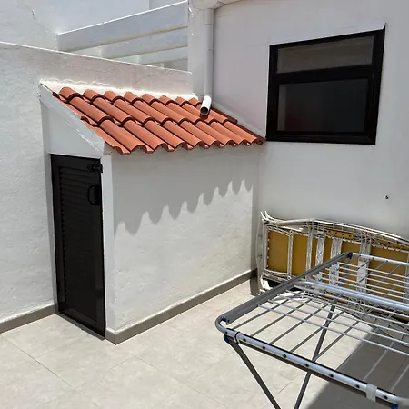 Lovely 2 Bed 17a3 Victoria Court 1,los Cristianos, Tenerife דירה *